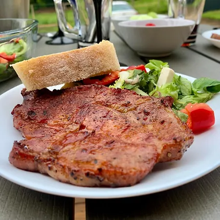 Дом отдыха Black Well *